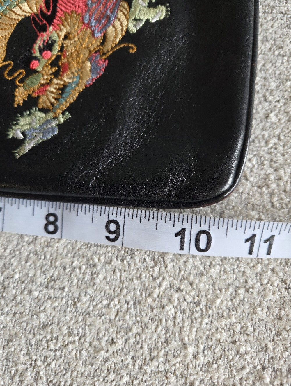 HOBO International Black Leather Dragon Embroidered Zipper Clutch Wallet Vtg - Picture 7 of 8